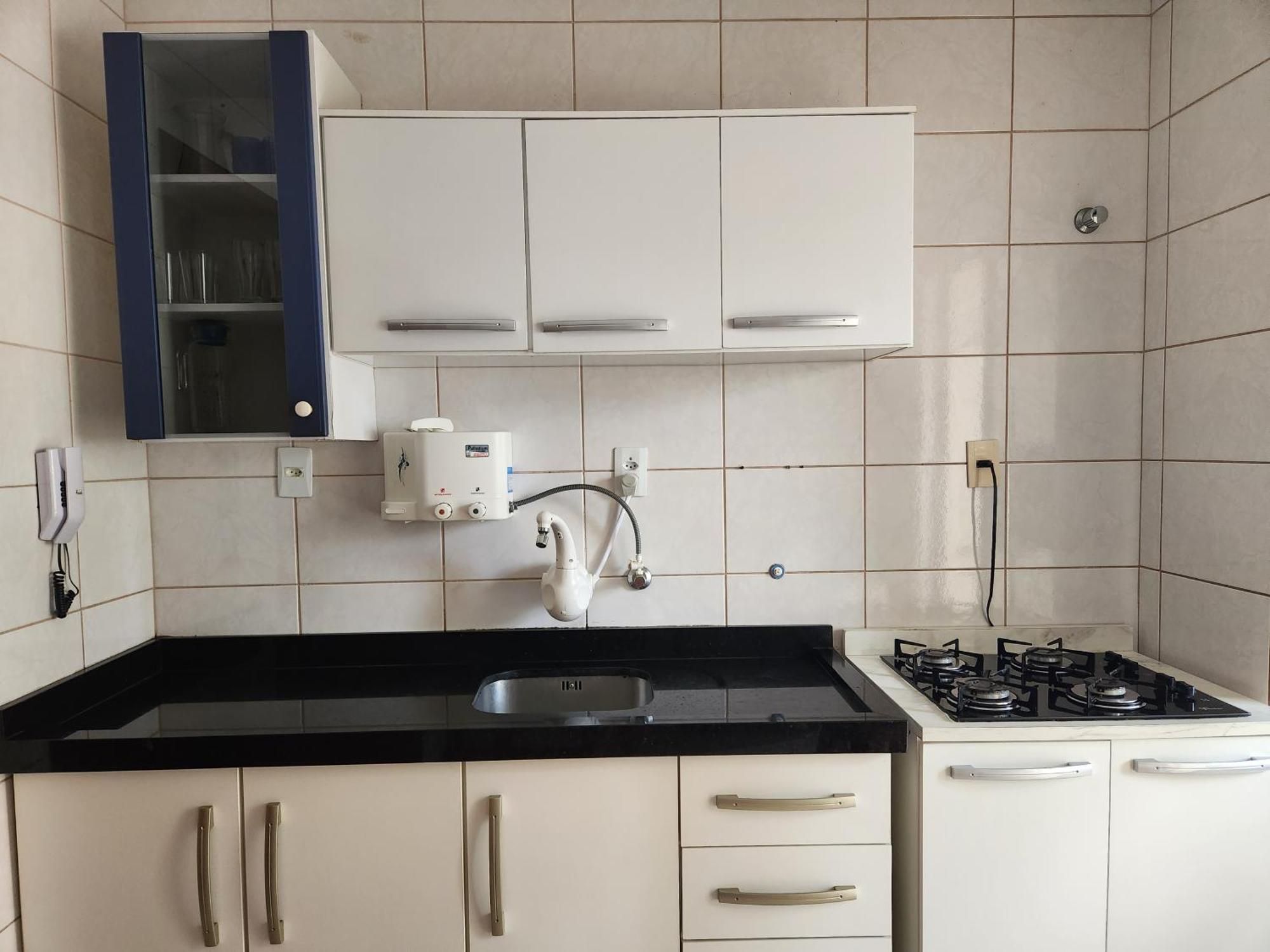 Apartamento 2 Quartos A 200mts Central, Garagem, Churrasqueira, Wi-fi 90 Mbps, Pet Friendly
