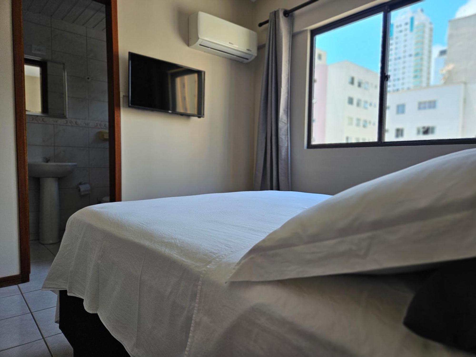 2 Quartos A 200mts Central, Garagem, Churrasqueira, Wi-fi 90 Mbps, Pet Friendly Apartamento *