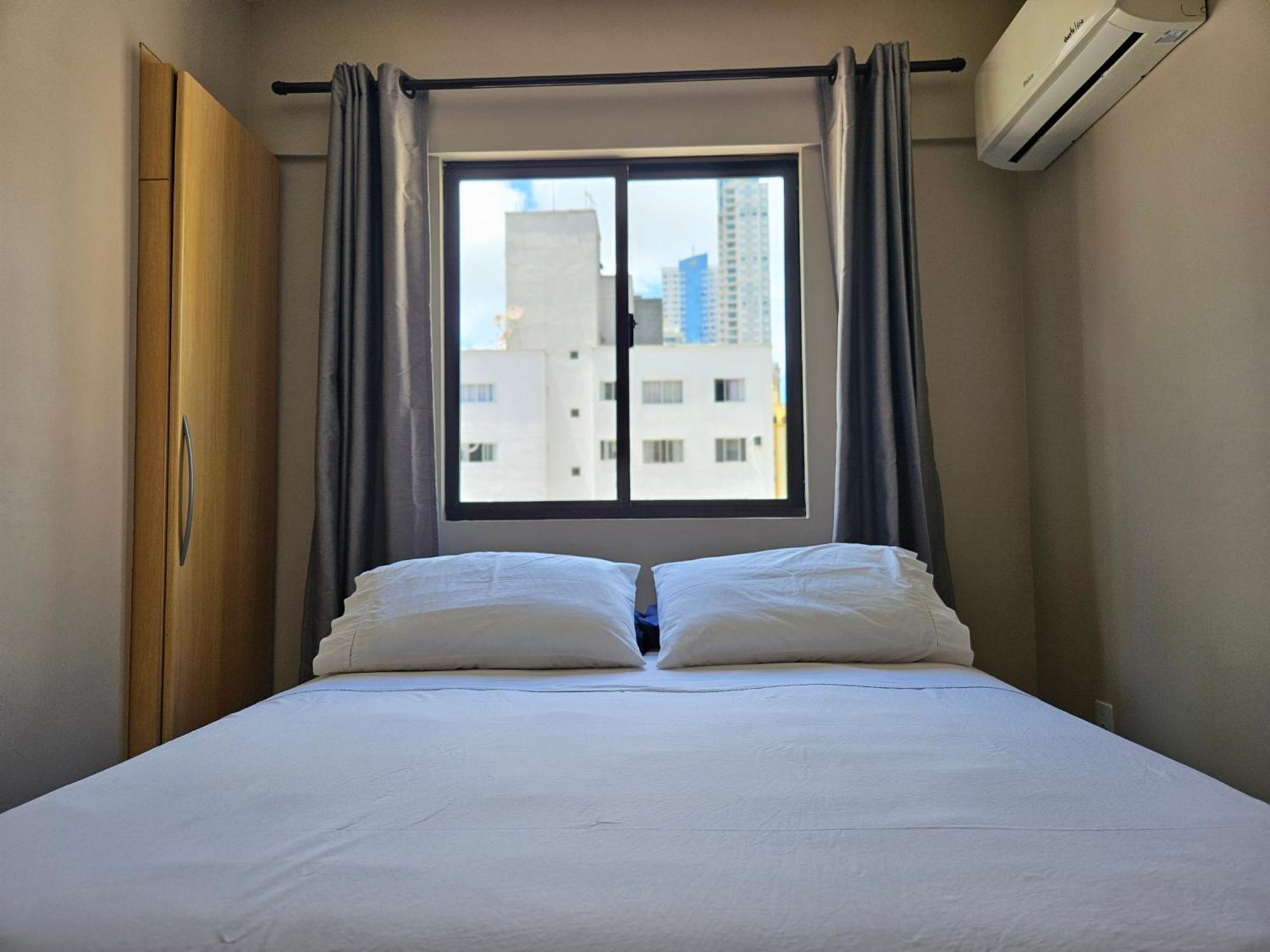 Apartamento 2 Quartos A 200mts Central, Garagem, Churrasqueira, Wi-fi 90 Mbps, Pet Friendly *