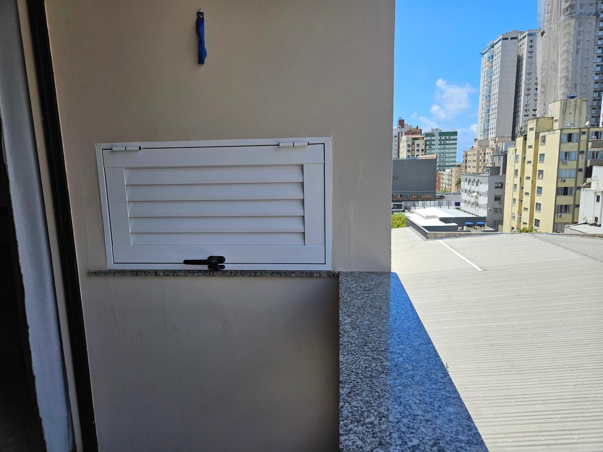 Apartamento 2 Quartos A 200mts Central, Garagem, Churrasqueira, Wi-fi 90 Mbps, Pet Friendly *